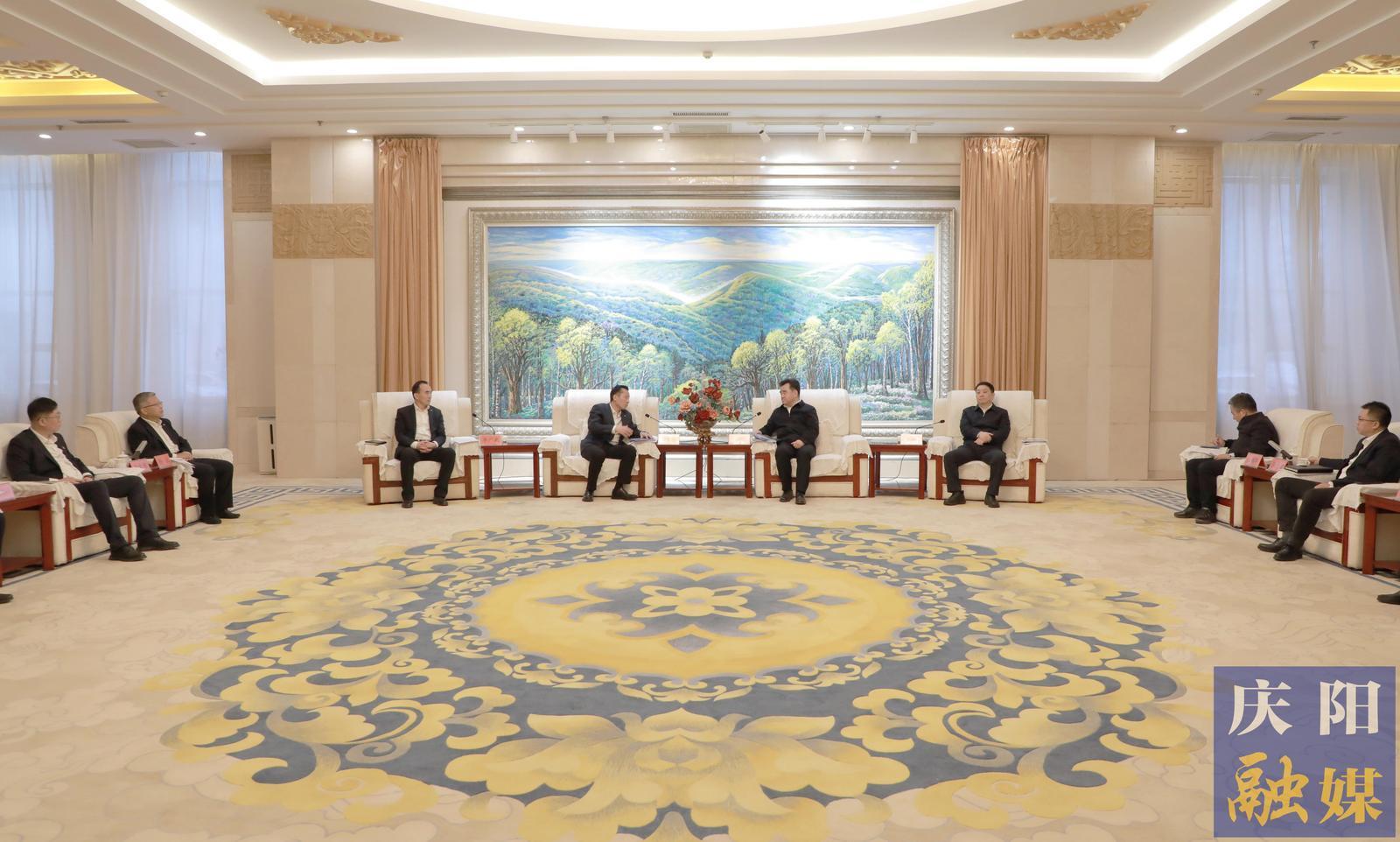 黃澤元周繼軍與中國鐵塔甘肅省分公司黨委書記、總經(jīng)理戴海兵一行座談