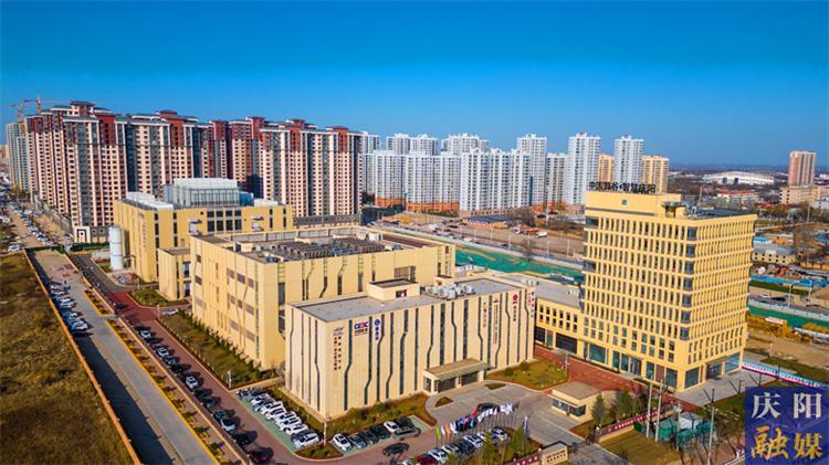 【強(qiáng)信心 看發(fā)展·招商引資拼落地】“數(shù)”海搏浪筑“算谷”——慶陽建設(shè)“東數(shù)西算”國家數(shù)據(jù)中心集群紀(jì)實