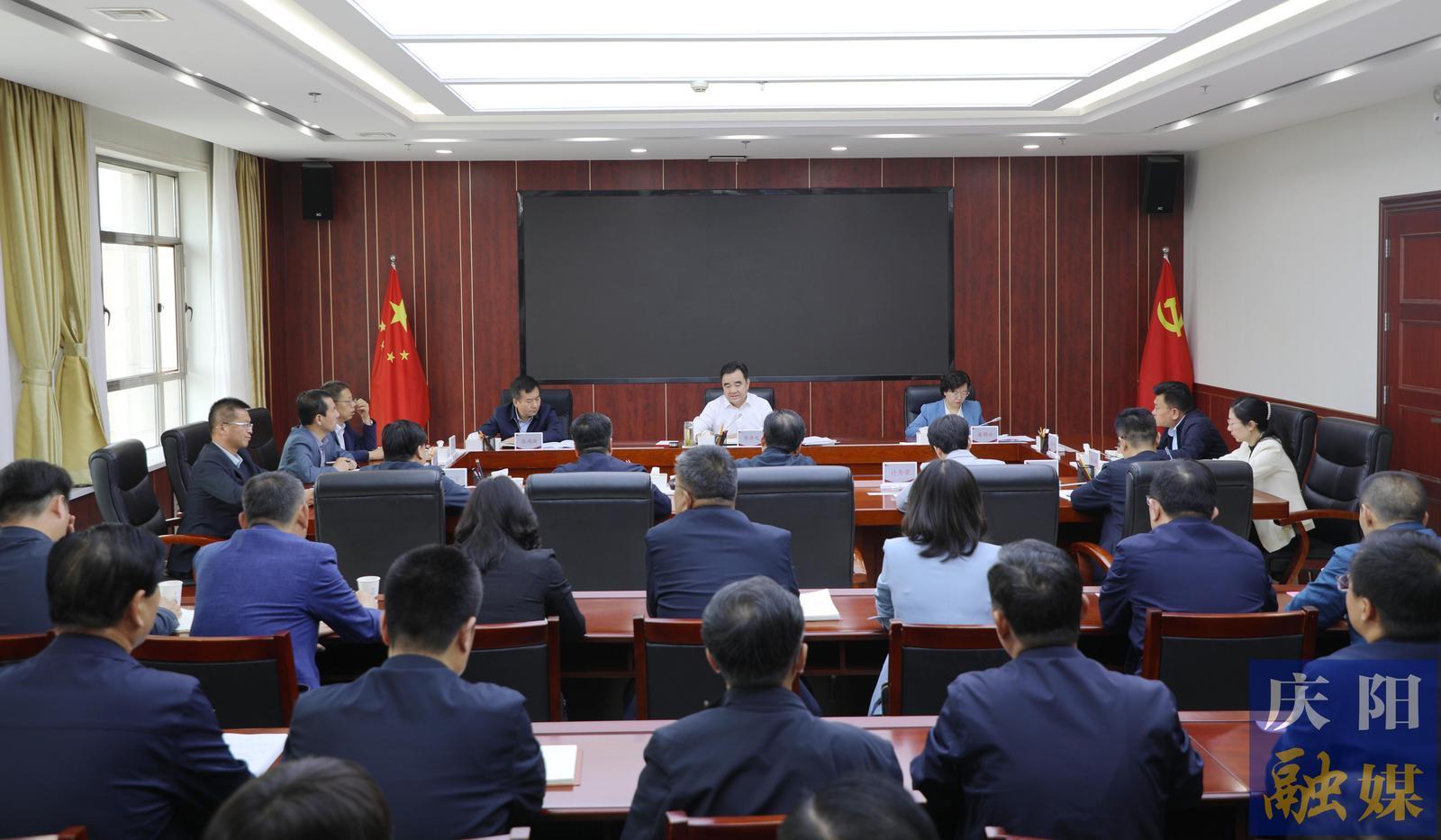 黃澤元在市紀(jì)委監(jiān)委機(jī)關(guān)調(diào)研時強(qiáng)調(diào) 把職責(zé)履行好 把能力提上去 把工作做扎實 為推動慶陽經(jīng)濟(jì)社會高質(zhì)量發(fā)展保駕護(hù)航